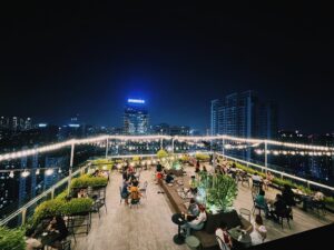 top-10-quan-cafe-dep-ha-noi-thien-duong-song-ao-view-dinh-cao-khong-the-bo-lo