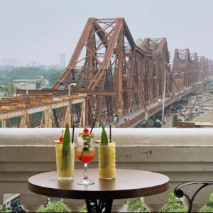 top-10-quan-cafe-dep-ha-noi-thien-duong-song-ao-view-dinh-cao-khong-the-bo-lo