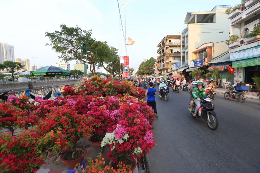 Khám phá chợ hoa tết xưa tại Bến Bình Đông, Sài Gòn 3