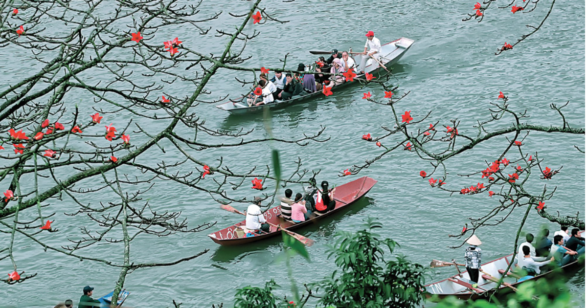 kinh-nghiem-di-le-hoi-chua-huong-moi-nhat-20251